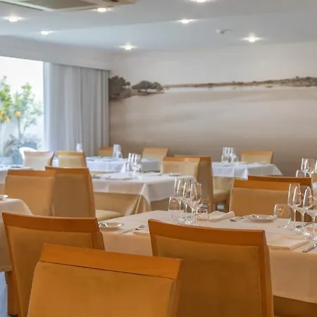 雷吉纳酒店 酒店 4*